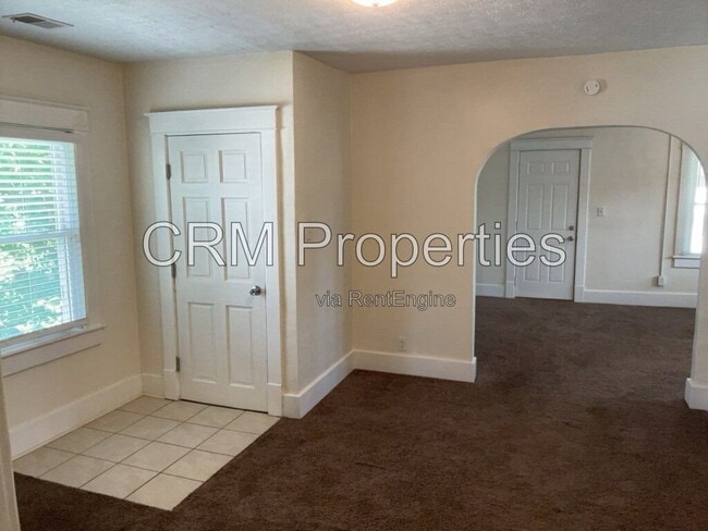 Photo - 837 S Armstrong St