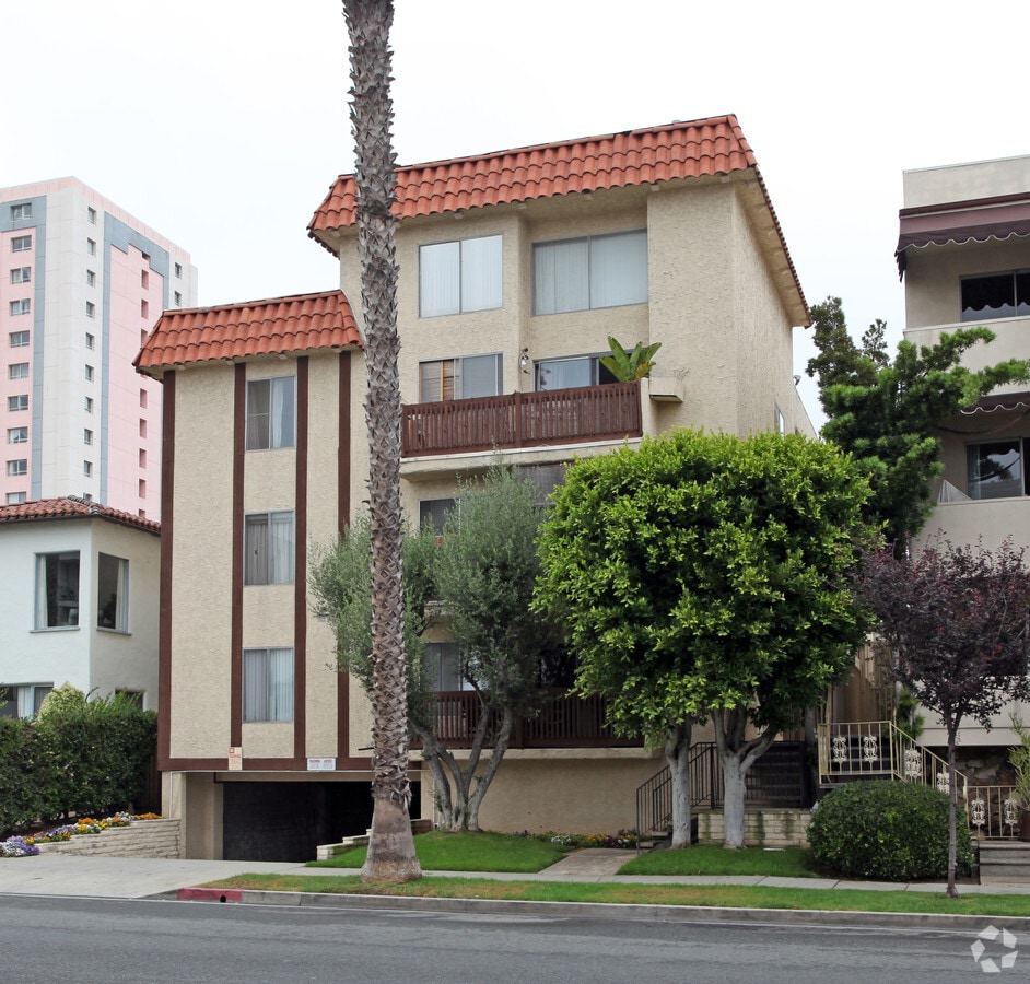 Sixth Street Apartments - Sixth Street Apartments