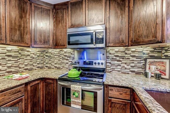 Building Photo - 13676 Barren Springs Ct Rental