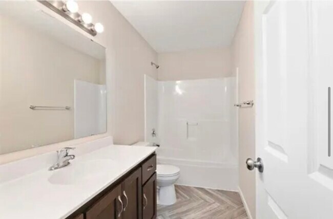 Photo - 25592 5th St W