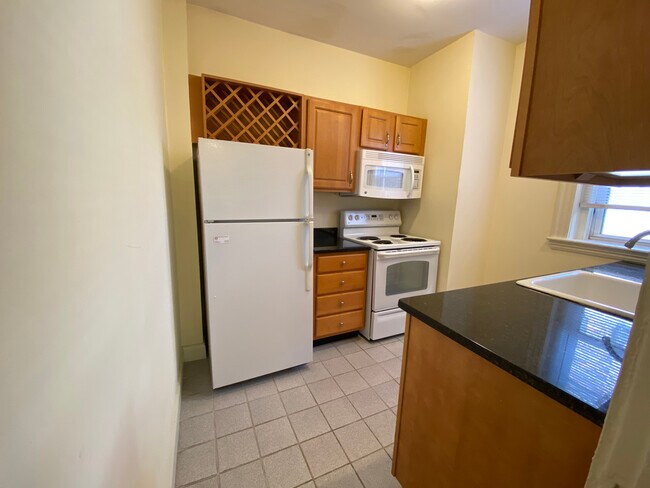 Building Photo - 54 Queensberry St Rental