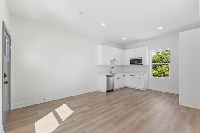 Photo - 2523 13th Ave N