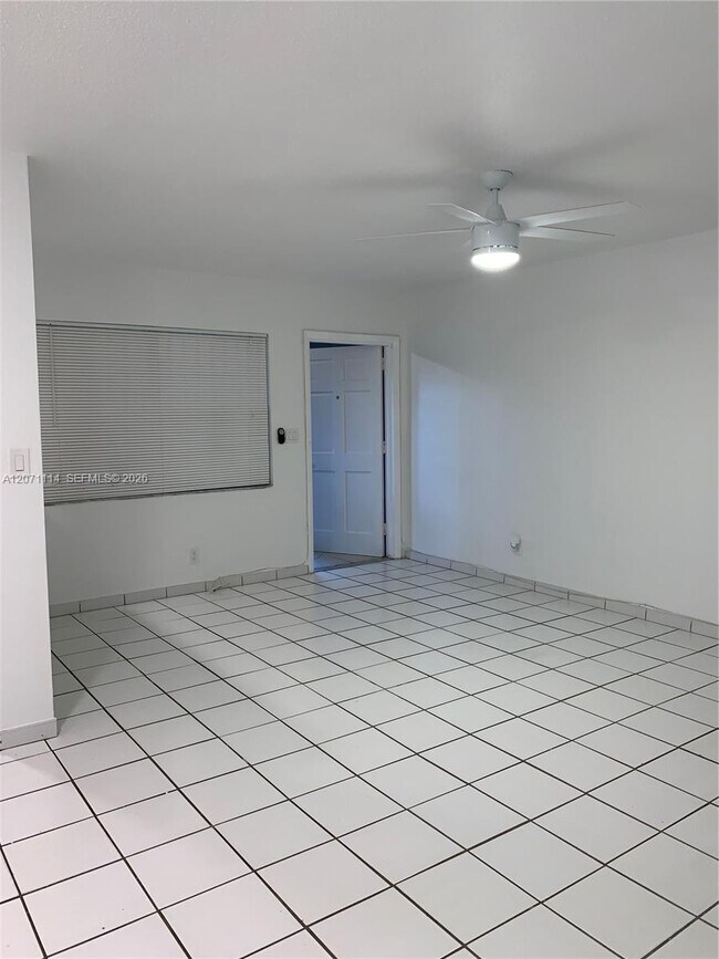 Photo - 2612 Johnson St Unidad 4