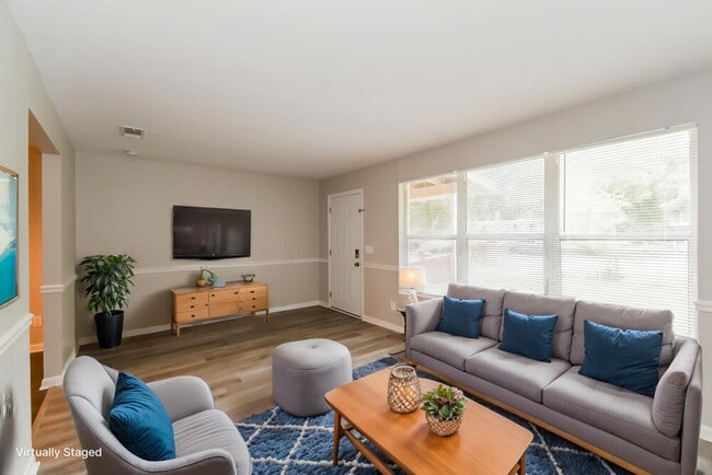 Photo - 2123 Patou Dr W