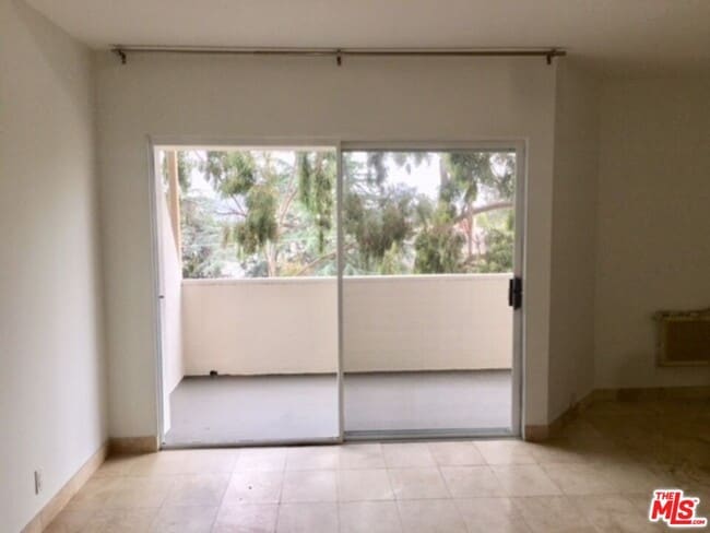 Photo - 3949 Los Feliz Blvd Unidad 206