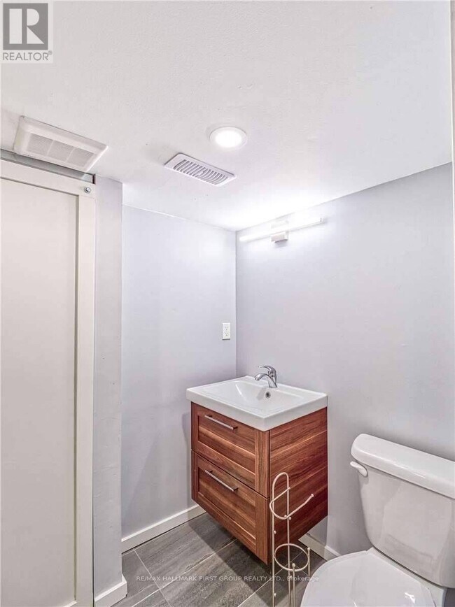 Photo - 376 Rhodes Ave