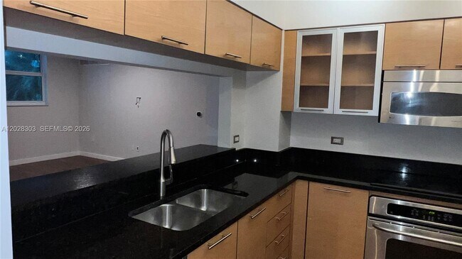 Photo - 31 SE 5th St Unit 411