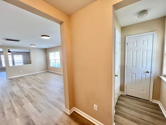 Photo - 2829 Roundleaf Ct