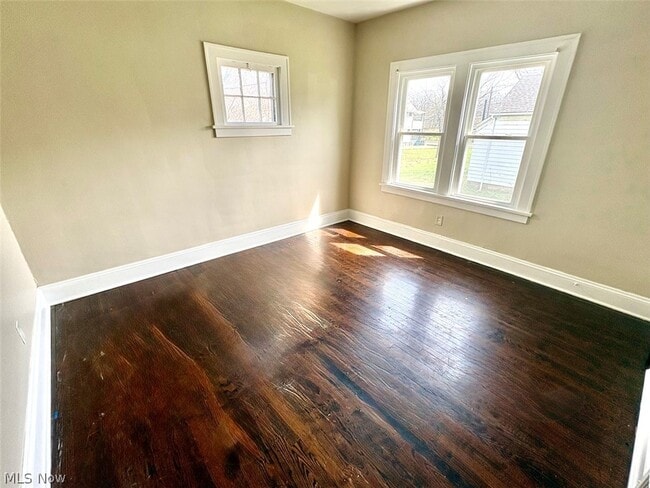 Photo - 245 Oakdale Ave