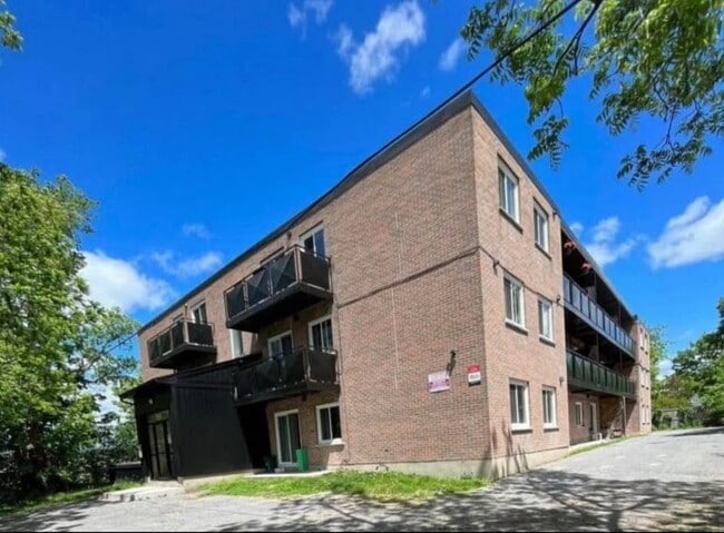 Building Photo - 385 Division St Unit 303