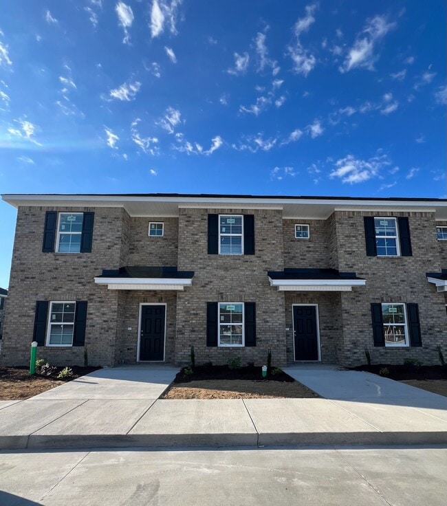 Photo - New Construction   $100$ off FIRST MONTHS ... Unidad H