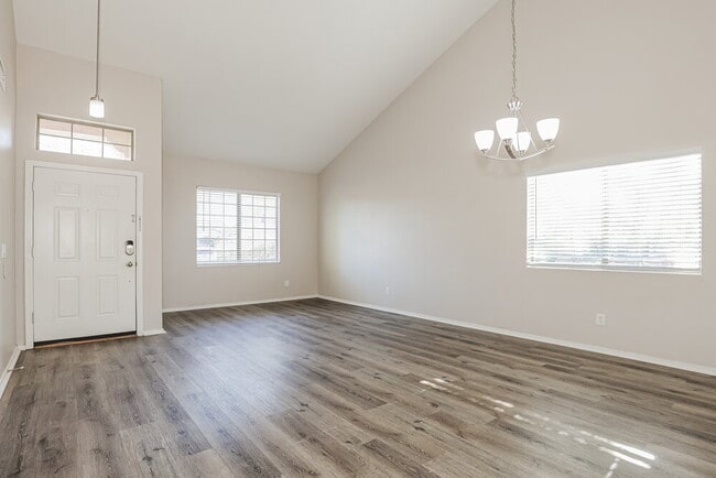 Photo - 8338 W Kingman St