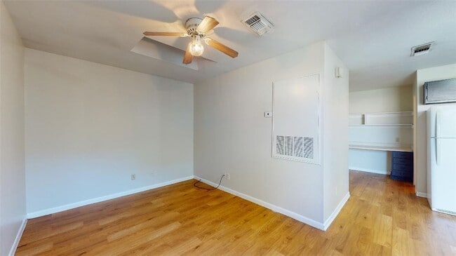 Photo - 725 Peppertree Dr Unit 29