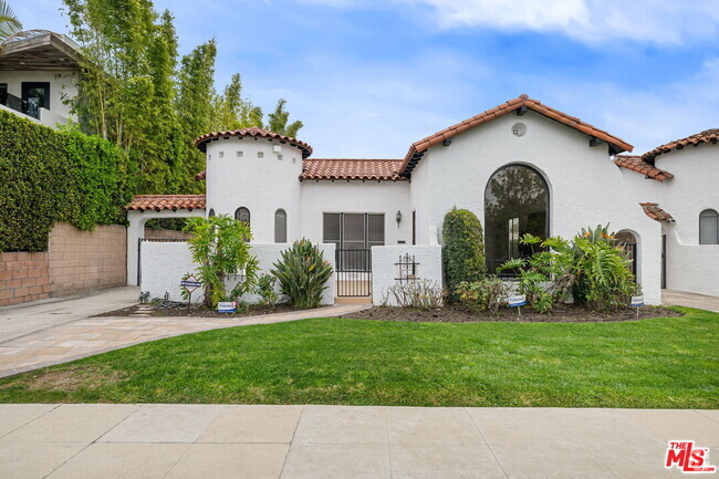 Building Photo - 330 N La Jolla Ave Rental