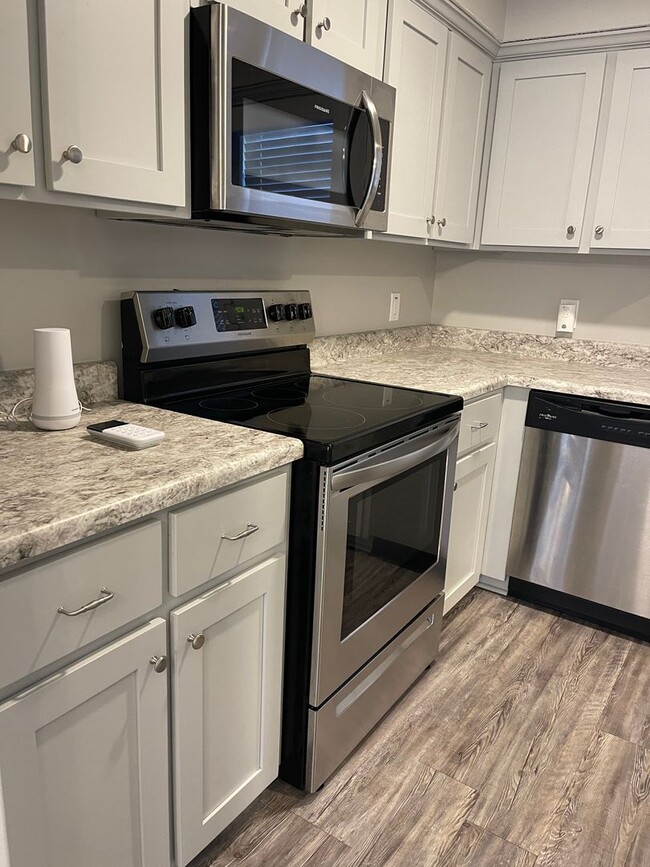 Photo - Beautiful Duplex Close to Mid-Town Savannah