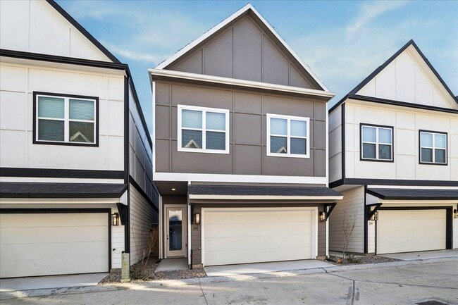 Building Photo - 206 Clark Rd