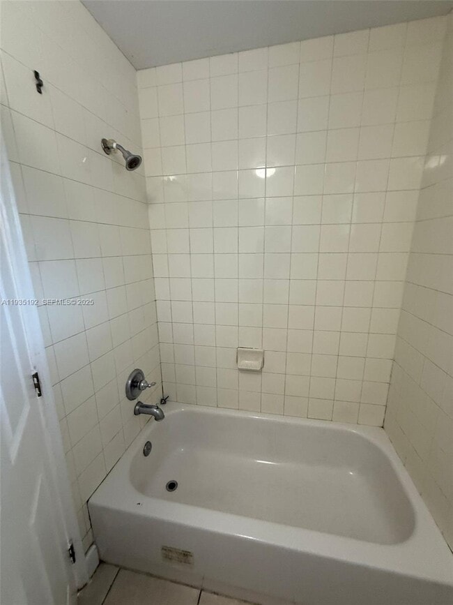 Photo - 4271 NW 5th St Unidad 253