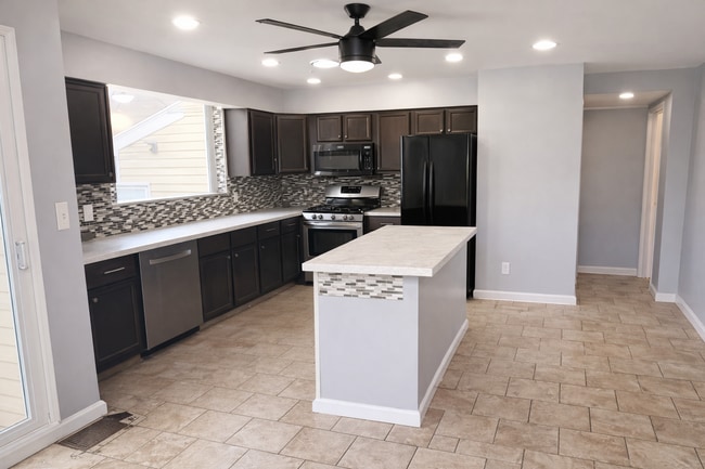 Building Photo - 217 Seward Ave NW Unit 1