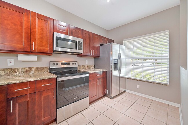 Photo - Move-In Ready! 2 BED/2.5 BATH END UNIT in Cypress Landing!