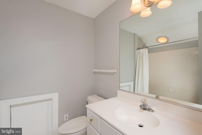 Photo - 4912 Waple Ln