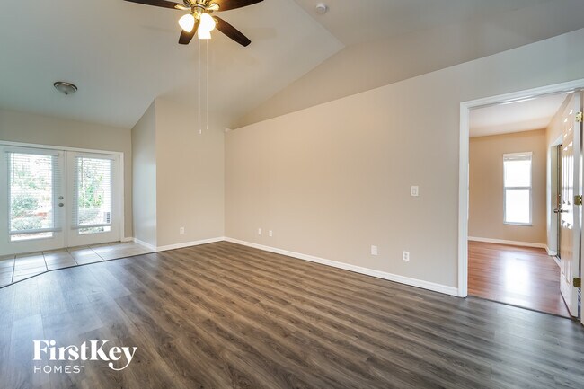 Photo - 1570 Waldorf Dr