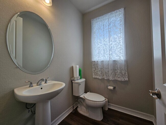 Photo - Castle rock 4 Bed 4 Bath luxury Home!!
