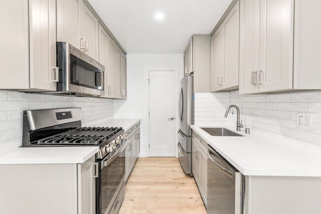 Photo - 2200 6th Ave