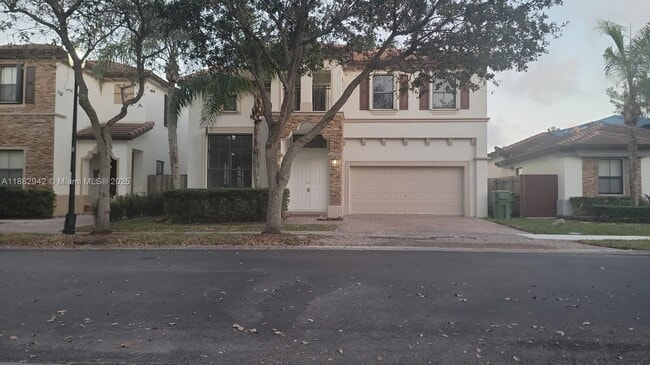Photo - 571 SE 37th Pl