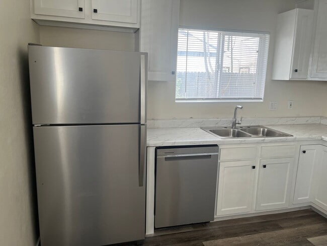 2258 Pamela Ln Unidad B