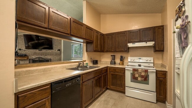 Photo - 5718 Champions Hill Dr