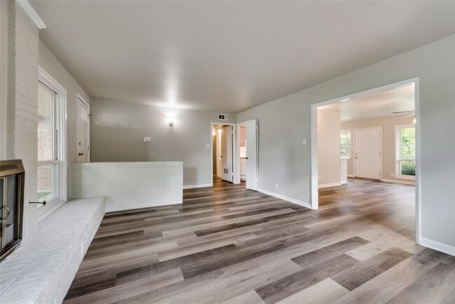 Photo - Fabulous modern house located in highly desirable Greenwood Hills