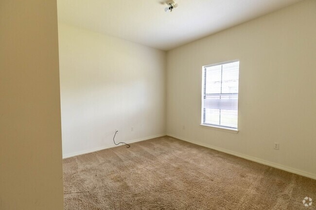 Building Photo - 15804 Adam Rd Unit 15804 Adam Rd #101 Rental