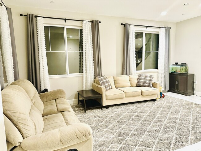 Photo - 31 Cortina Dr