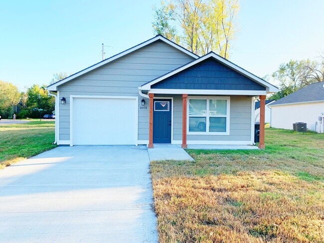 ADORABLE SINGLE FAMILY HOME! BUILT IN 2018! - ADORABLE SINGLE FAMILY HOME! BUILT IN 2018!