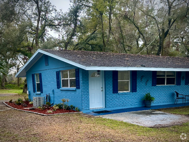 Building Photo - 11027 Circle S Rd Unit Bungalow Rental