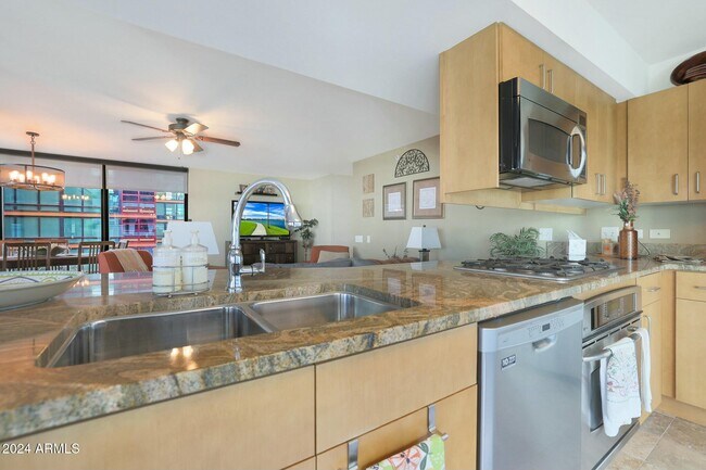 Photo - 4808 N 24th St Unit 621