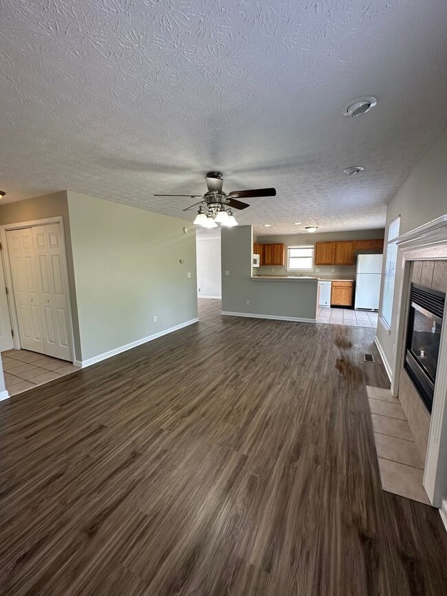 Building Photo - 3891-3895 Ledyard- FEATHERSTON Unit 3895