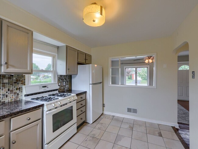 Photo - Adorable 2 Bedroom Single Family Home