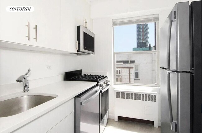 Photo - 230 E 79th St