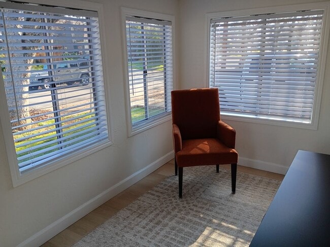 Photo - 1856 51st St