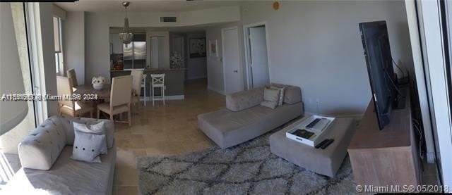 Photo - 19501 W Country Club Dr Unidad 1114