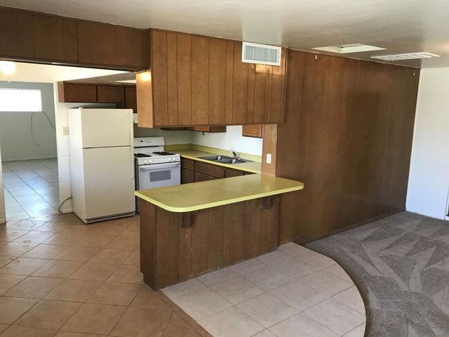 Photo - Tempe 3 Bed | 1.5 Bath *Landscaping Included* Close to ASU, Park, Restaurants