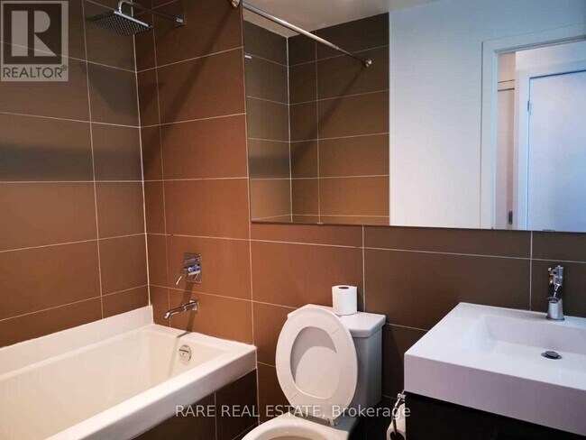 Photo - 318 King St E Unit 906