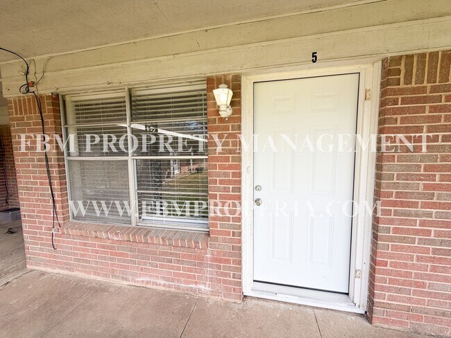 Photo - 300 E San Saba Ave Unit 5