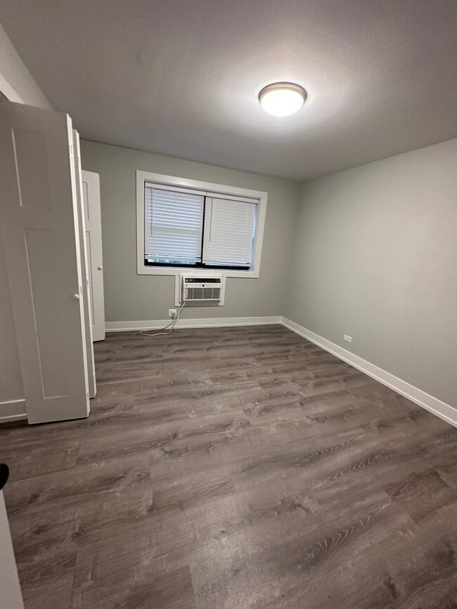 Photo - 528 W Surf St