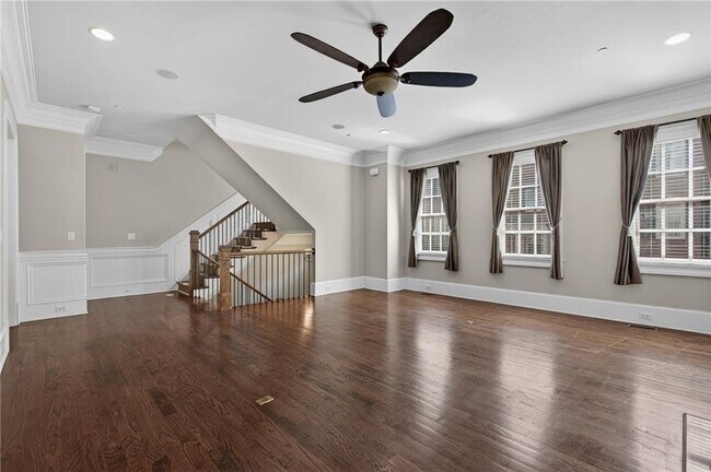 Photo - 3475 Roxboro Rd NE