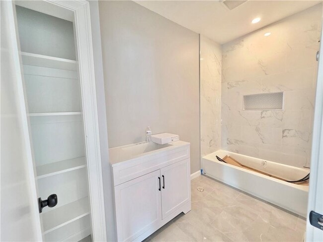 Photo - 1965 Smith St Unit 2R