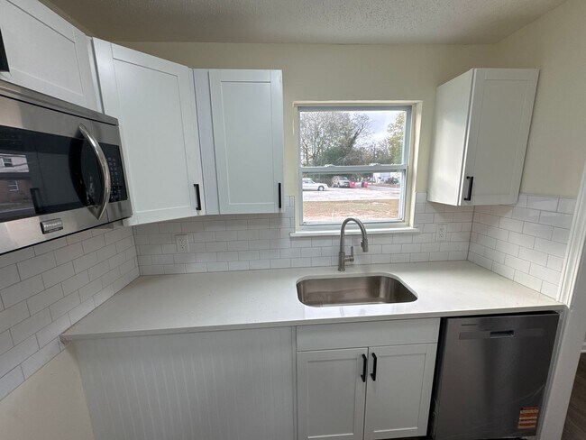 Photo - 4082 Forest Ave W Unit B