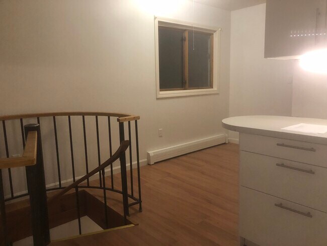 Photo - College Hill Apartments, LLC Unit 91A