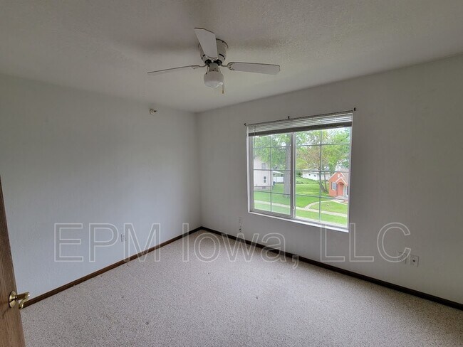 Photo - 619 Johnson St